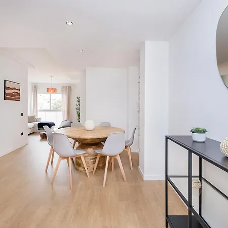 San Rafael & Parking Apartment